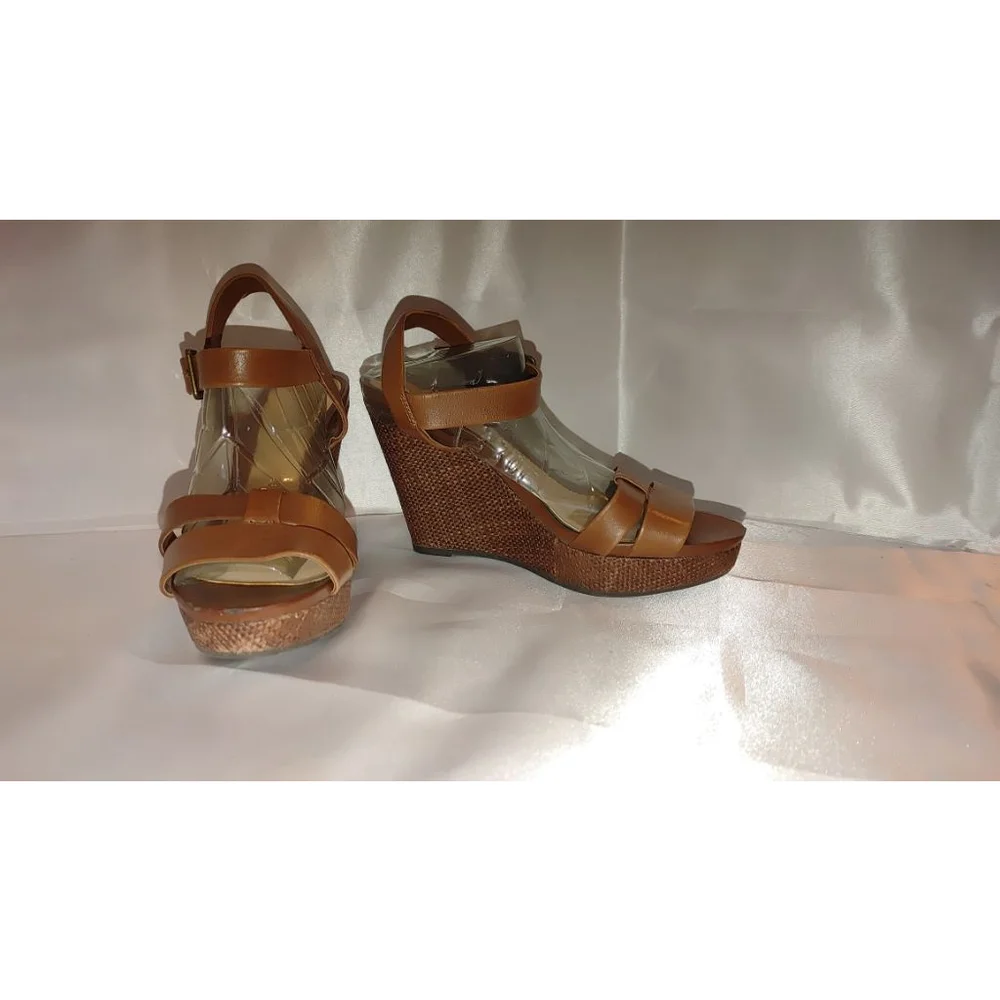 Gianni Bini Wedge Sanals Size 8M